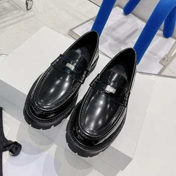 Nové kožené Európsky a Americký štýl hrubé soled leoford topánky dámske strapec reťazca bežné jednej topánky Britskej malé topánky